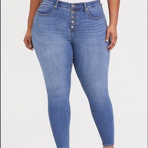 SKY HIGH SKINNY JEAN STRETCH WITH BUTTON FLY